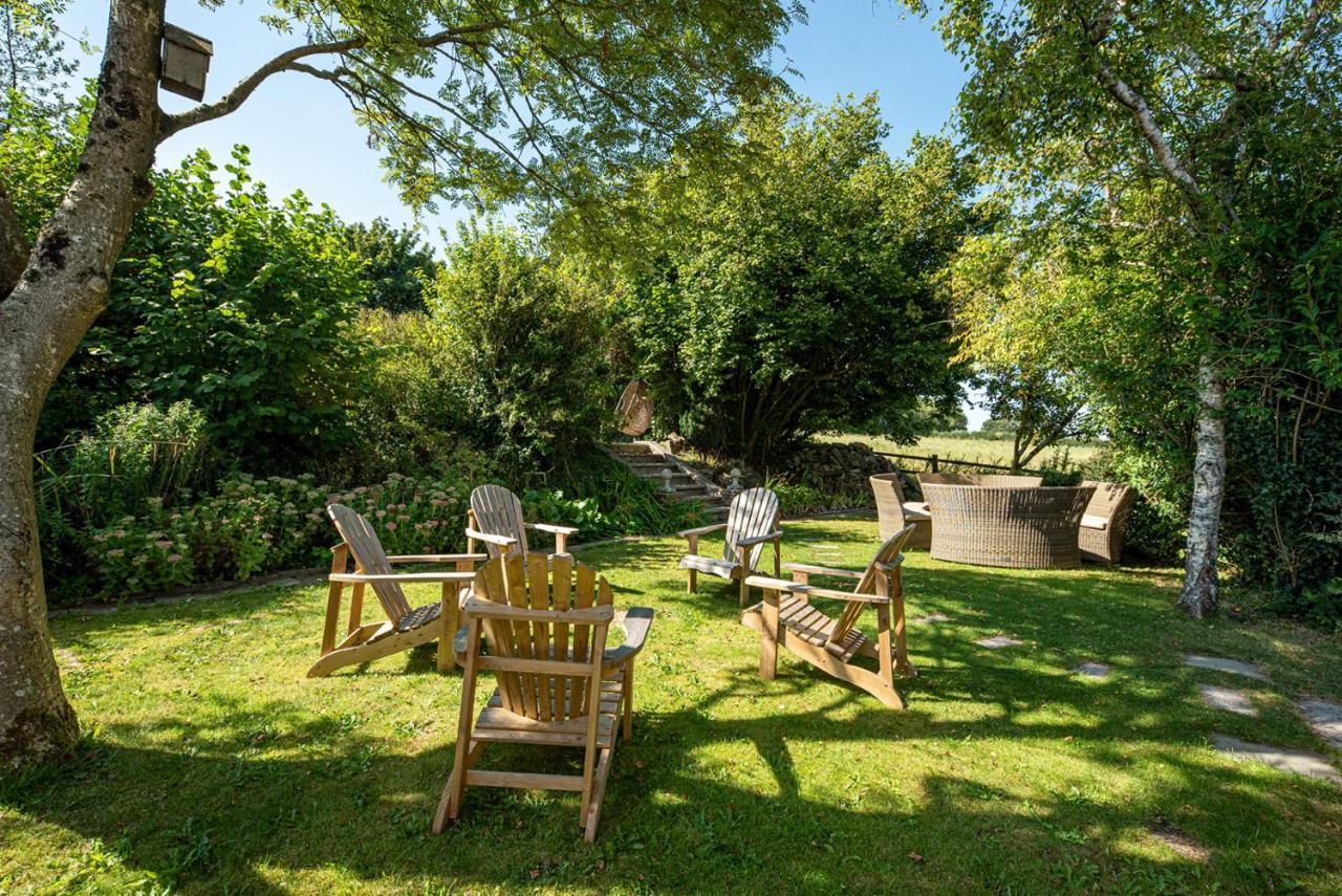 Wisteria View With Hottub & Cabin Sleeps 20 Chippenham  Kültér fotó